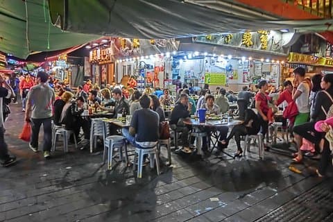 Yau Ma Tei: un tour audio autoguidato nel cuore di Kowloon