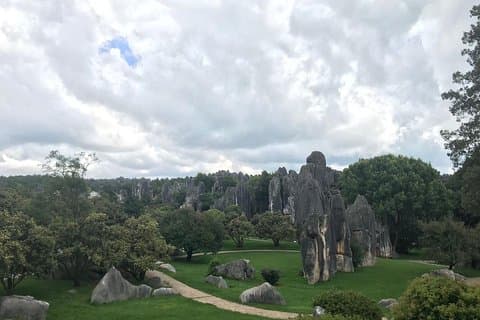 Private Day Tour to Stone Forest and Bamboo Temple from Kunming