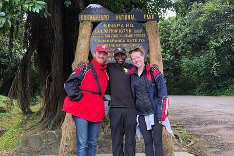 1 Tagestour Wanderung auf den Kilimandscharo über die Marangu-Route