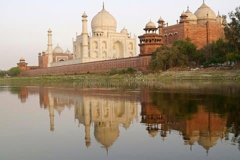 Private Tour to Taj Mahal and Agra fort with Car and Guide