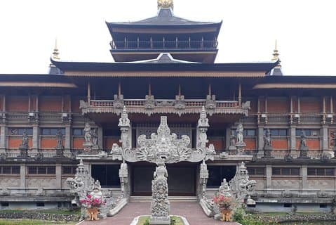 Private Tour mit Mittagessen: Jakarta zum Miniaturpark von Indonesien