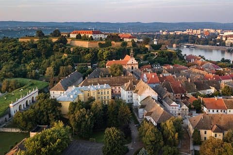 Subotica, Novi Sad, City Tour de 1 dia saindo de Tirana