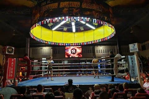 Spring over linjen: Phuket: Billetter til Patong Boxing Stadium med plads til opgradering af sæder
