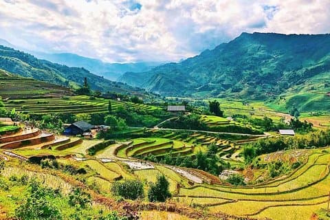 Depuis Hanoi : 3 jours de randonnée de luxe à Sapa et au pic Fansipan avec Dcar