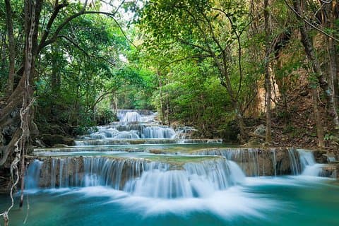 Damneon Saduak Floating Market & Erawan Wasserfall aus Bangkok
