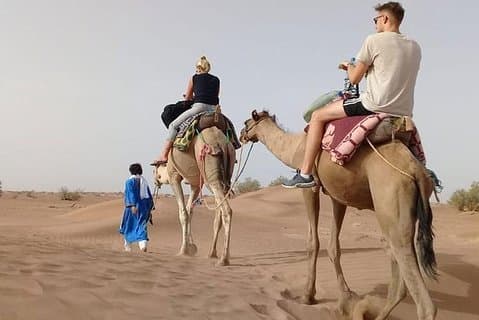 Privato - Camel Trekking a Dubai con Morning Dune Bashing e Sand Boarding