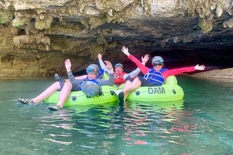 Ultimate Cave Tubing de Belize City