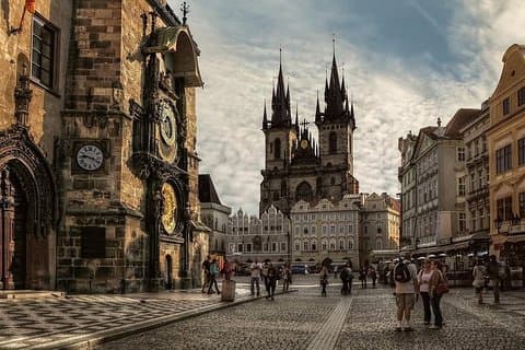 City Tour Privado de 4 horas em Praga com motorista e guia oficial com pick up no hotel