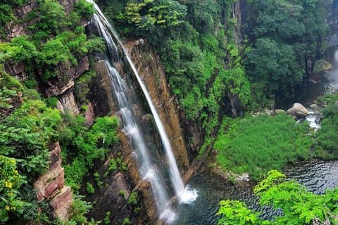 Excursion d’une journée privée à Xi’an dans le géoparc de la montagne Yuntai dans le Henan en train à grande vitesse