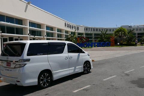 モンテゴ ベイ空港送迎 - ハイアット ジラーラ & ジヴァ ローズ ホール