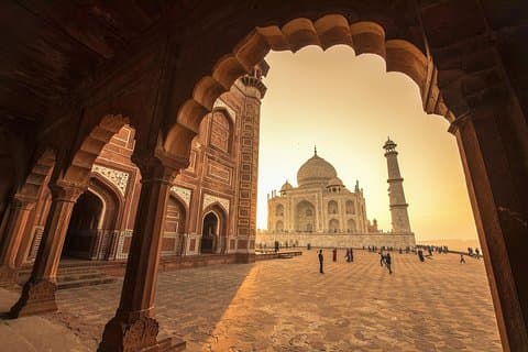 Tour privato del Triangolo d'oro di 8 giorni con l'antica città di Varanasi per Backpackers