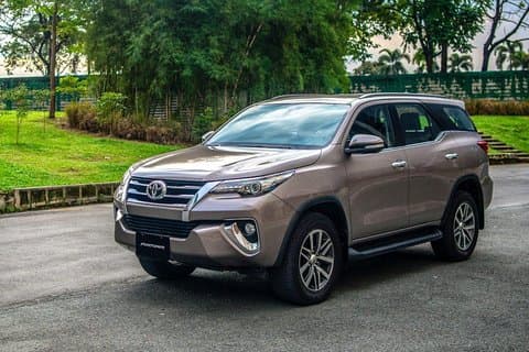 Private Car from Hue to Hoi An With An English Speaking Driver