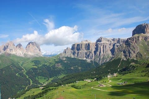 Leyendas antiguas y lenguaje de los Dolomitas
