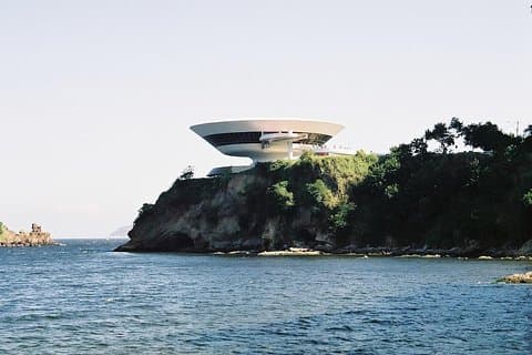 Niteroi and its ocean beaches