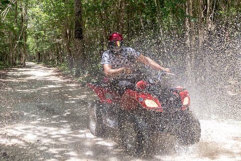 ATV Mud Kicking och Snorkling med båt i Cozumel