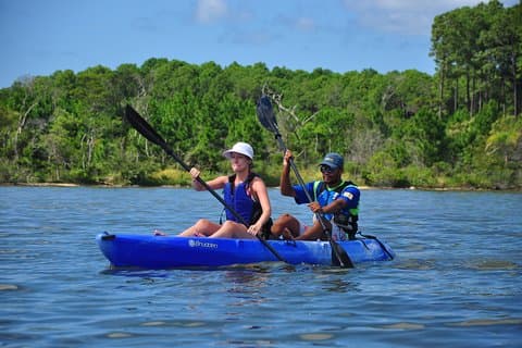 Kayaking in Red River Park by Adrenailha