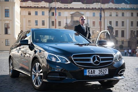 Privat avgångstransfer till Prags flygplats