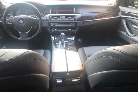 Luxury vehicle from Charleroi airport to the city of Bruges