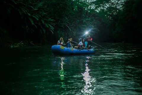 Small Group Twilight Wildlife Boat Tour in La Fortuna