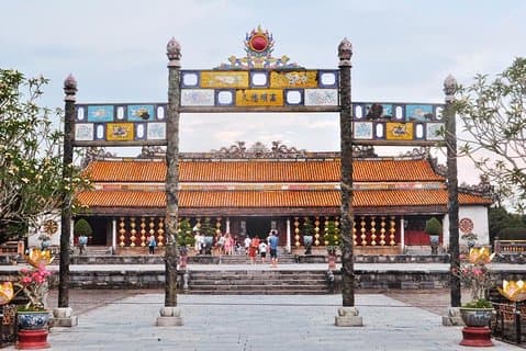 Day Trip To Hue City and Back From Hoi An By Private Car