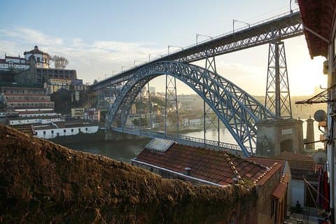 Excursion privée d'une demi-journée à Porto City avec croisière sur la rivière et dégustation de vin