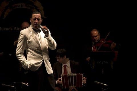Espectáculo de Tango La Ventana que incluye traslados privados desde el puerto y hoteles
