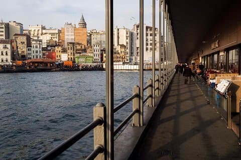 Passeio fotográfico privado a pé pela rua de Istambul com um artista