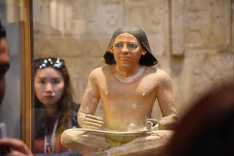 Layover-tur til pyramidene og Kairo-museet med lunsj fra flyplassen i Kairo
