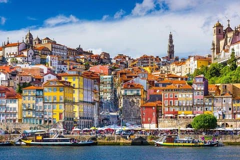Tour privado de 2 días por Oporto, Aveiro, Fátima, Nazaré y Óbidos.
