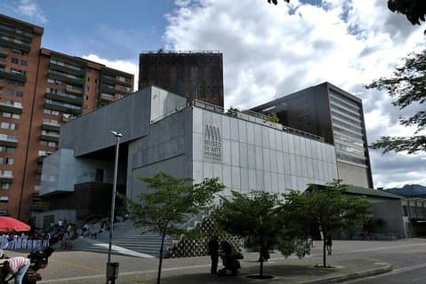 Tour dei Museos