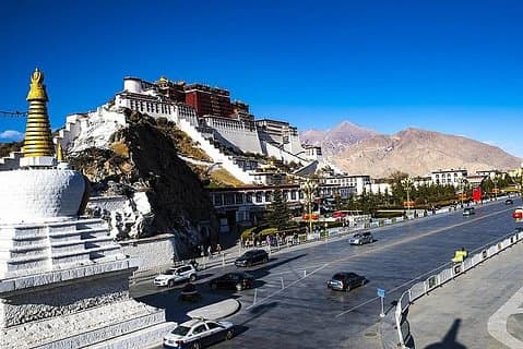 [Classic Route] Tibet Panorama 11-Day Tour—Lhasa + Nyingchi + Shigatse + Everest Base Camp + Namtso