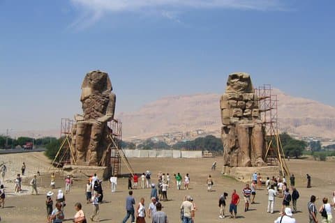 De Hurghada: excursão de um dia para visitar Luxor e o Vale dos Reis
