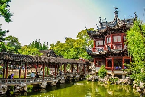 Privat Shanghai Day Tour: Shanghai Museum, Yu Garden, Bund, Huangpu Cruise