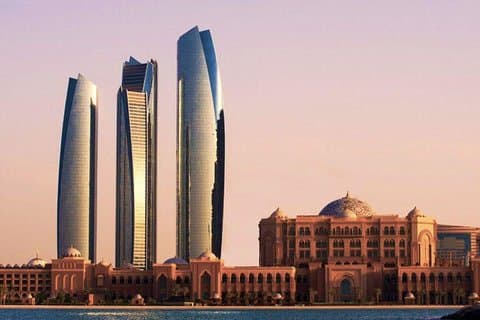 Excursion d'une journée à Abu Dhabi avec visite du palais royal et de la mosquée