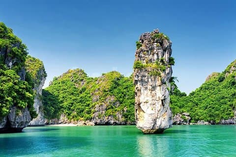 Excursión de día completo a la bahía de Halong con todo incluido: barco, kayak, isla, cueva y almuerzo