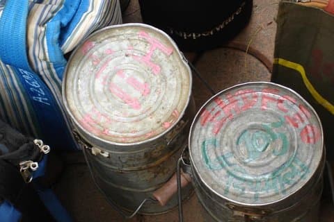 Felicità, consegna a domicilio: i Dhobis e i Dabbawala di Mumbai