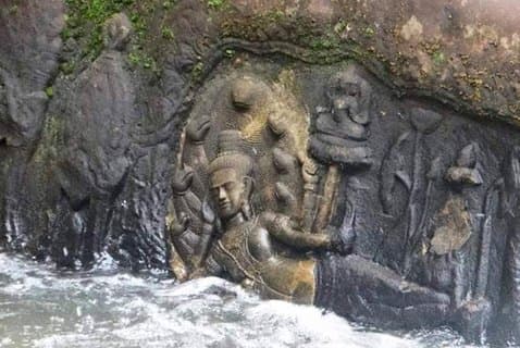 Visita guiada privada de Kbal Spean y Banteay Srei