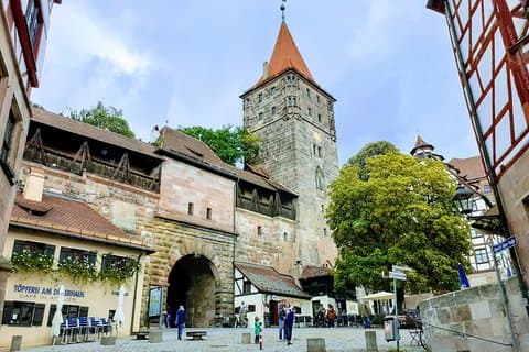 MY * GUiDE EXCLUSIVE CHARMING、HISTORIC Nuremberg＆River Cruise Tour from Munich