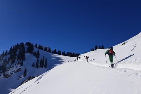 Programme de ski de piste de la crête Ketmen