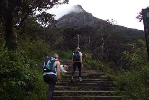 Fullmånen pilegrimsreise opp det hellige fjellet - Adams Peak