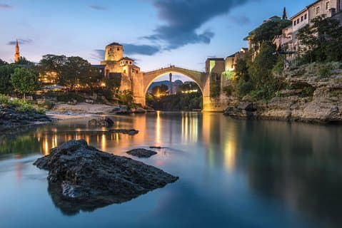 Tour guidato di un'intera giornata alle cascate di Mostar e Kravice da Omiš