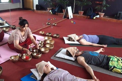 Sound Bath (Sound Healing Session hver Aften) i Nepal