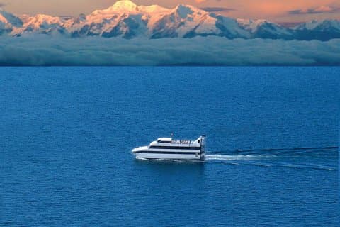 Sun Island en Titicacameer met catamaran vanuit Puno