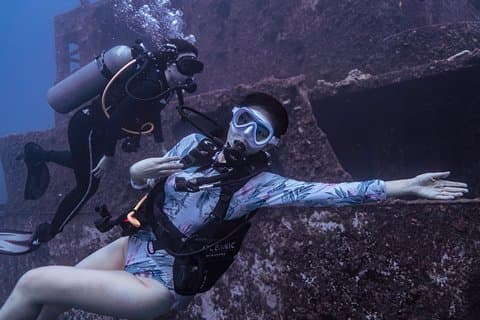 Waikiki 2 Tank World Class Wreck SCUBA Diving - somente certificado