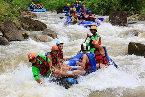 Rafting 5.5 km., Tirolesa, ATV 30 Min., Templo Suvankhuha.
