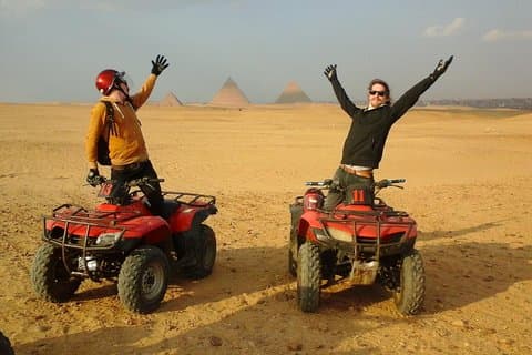 Viaje en quad en las pirámides del desierto de Giza