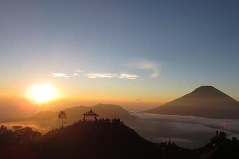 Dieng Plateau Sunrise e Borobudur Tour