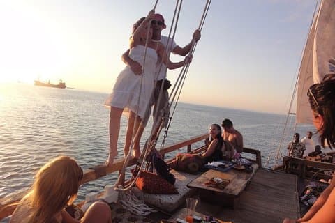 Omani Dhow: Kust- och Sunset Cruise