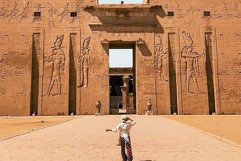 Excursão guiada privada de dia inteiro ao templo de Edfu e ao templo de Kom Ombo saindo de Aswan