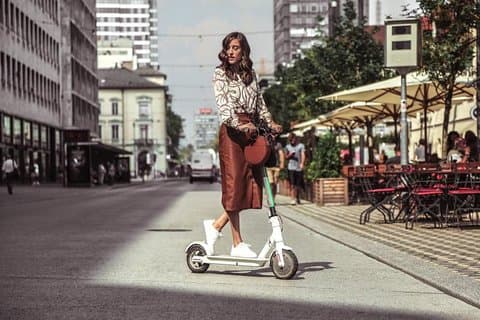 Lej elektrisk scooter